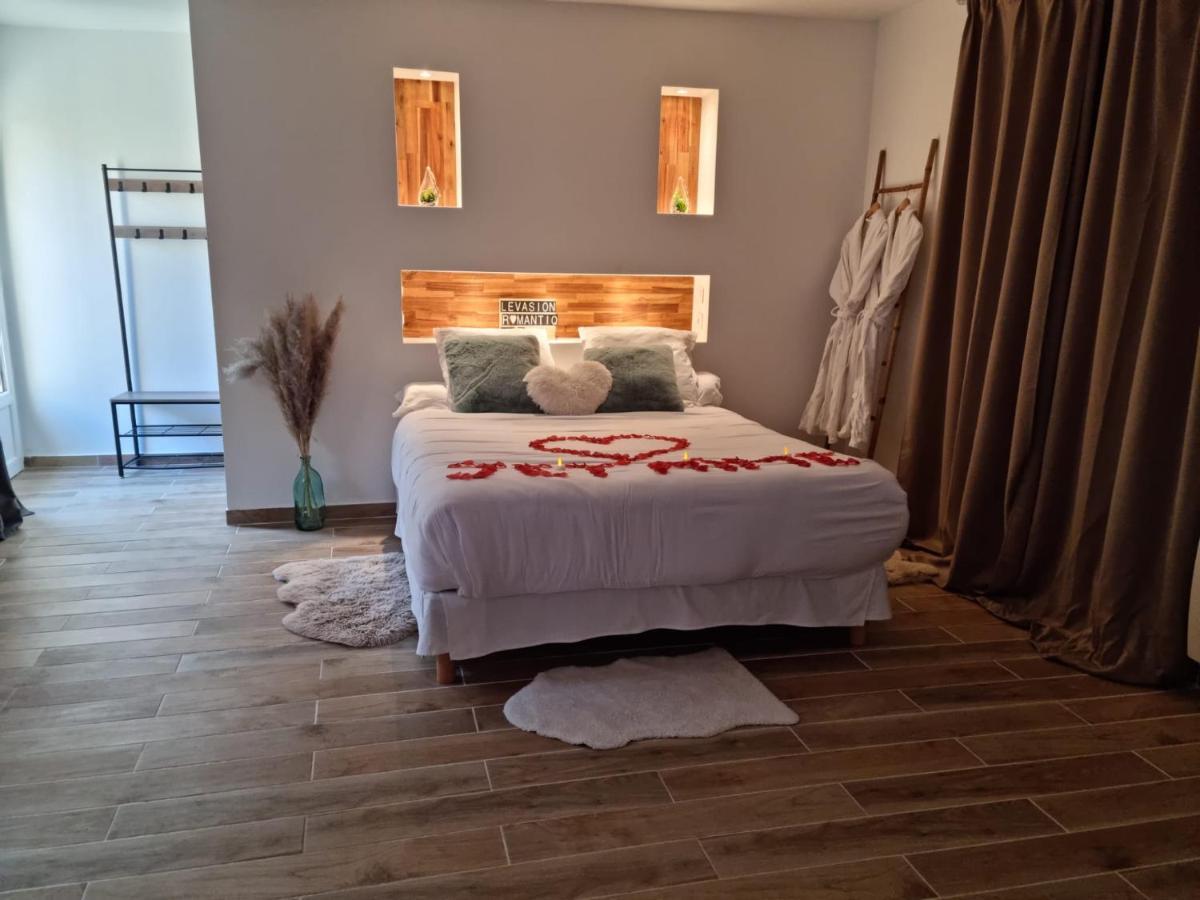 Casa de hóspedes Loft De Luxe Jacuzzi Et Jardin Privatif 10 Minutes De Stade De France *