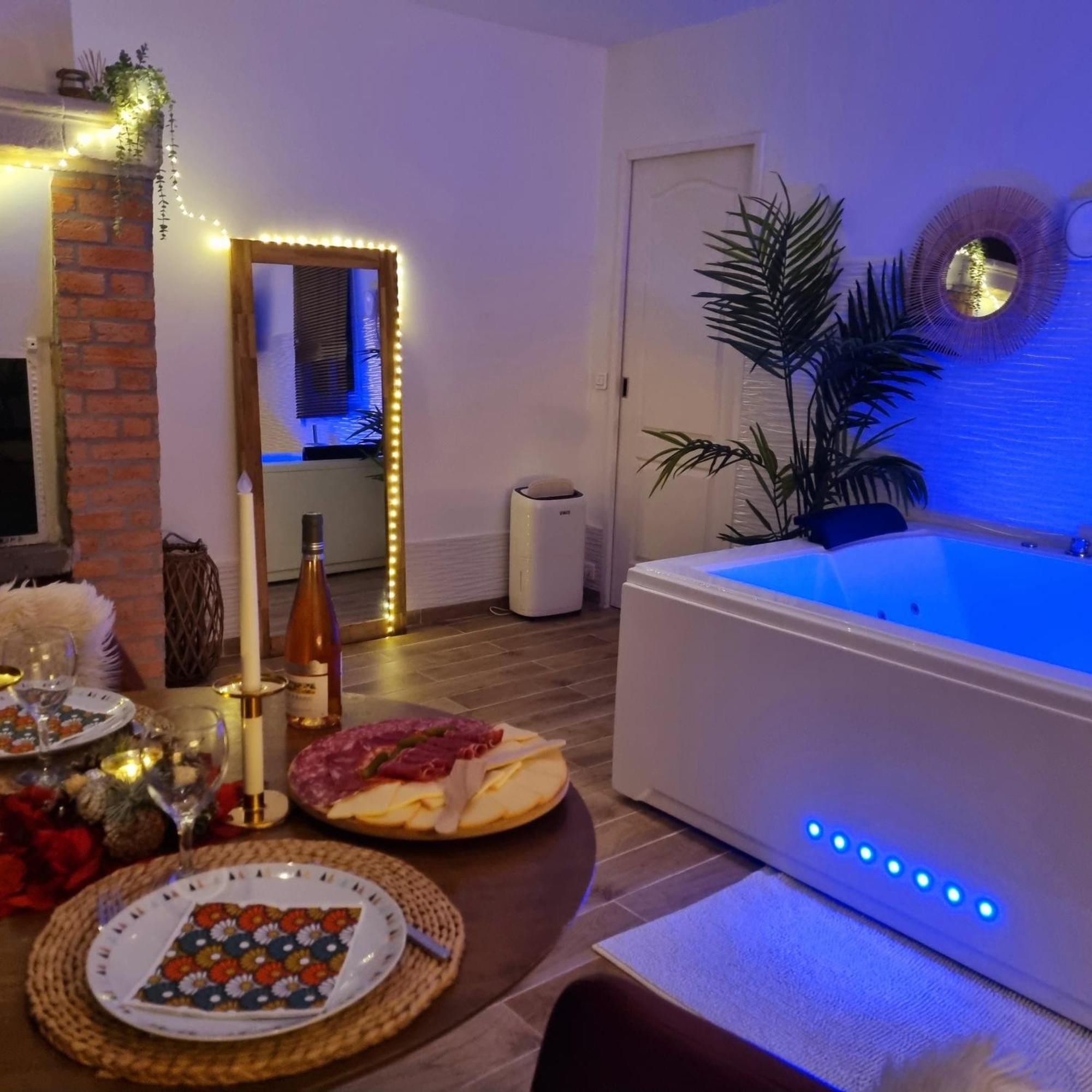 Casa de hóspedes Loft De Luxe Jacuzzi Et Jardin Privatif 10 Minutes De Stade De France Saint-Prix (Val d'Oise)
