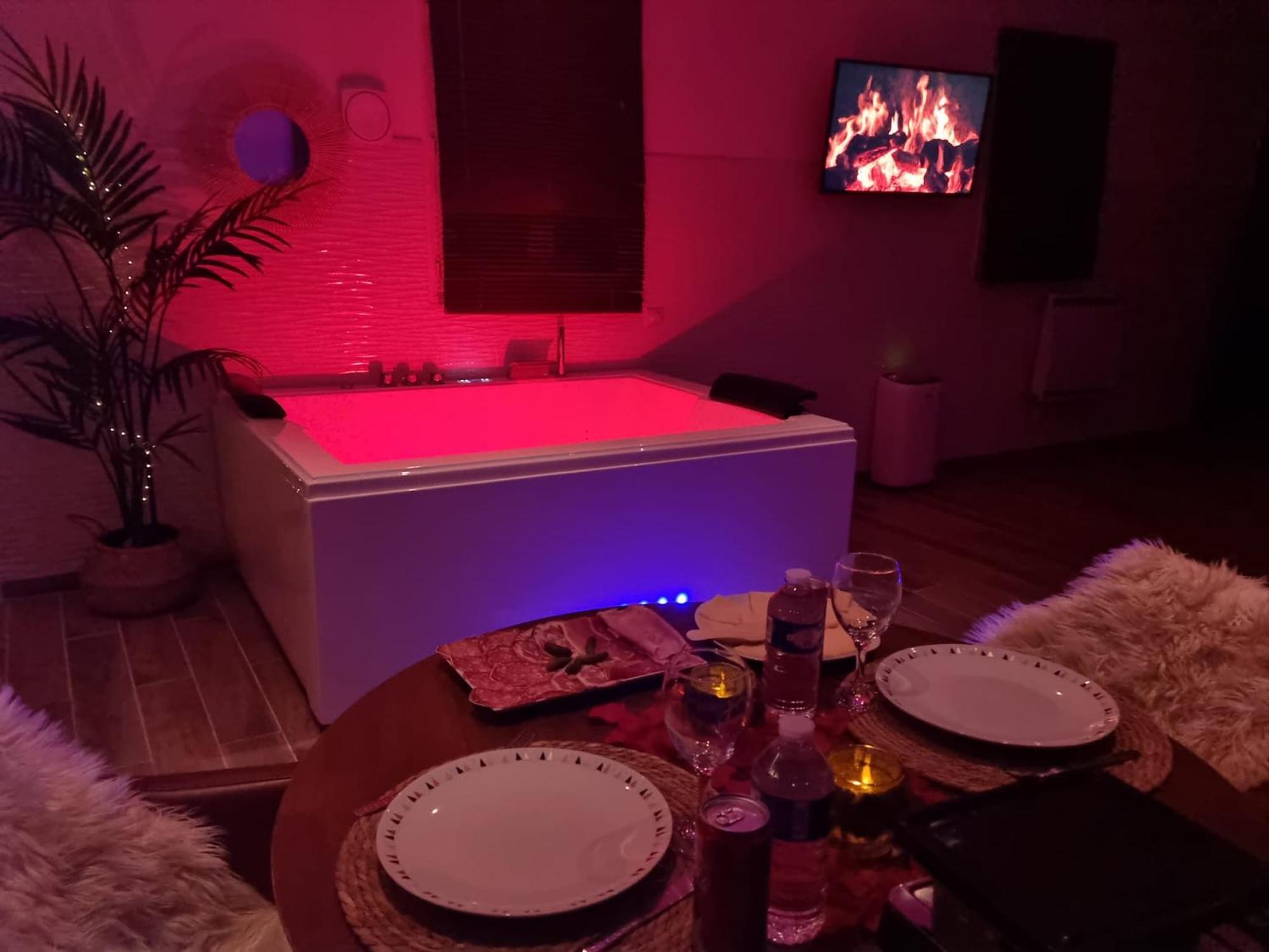 Casa de hóspedes Loft De Luxe Jacuzzi Et Jardin Privatif 10 Minutes De Stade De France