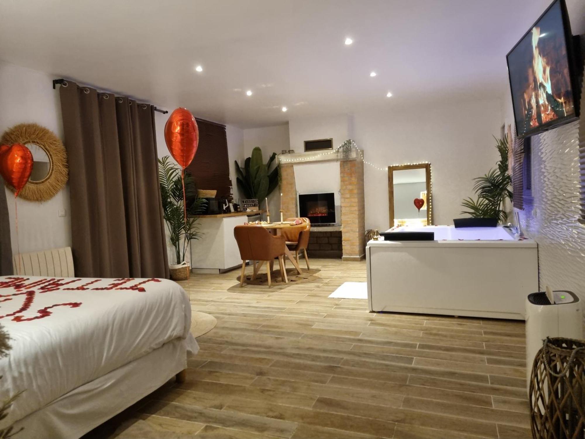 Casa de hóspedes Loft De Luxe Jacuzzi Et Jardin Privatif 10 Minutes De Stade De France